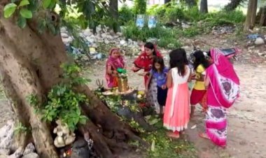 सावन की चौथी सोमवरी पर शिवभक्तों ने आस्था और श्रद्धा का किया जलाभिषेक ।