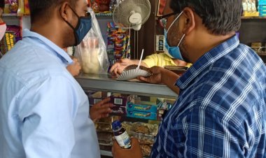 रक्षा बंधन के मद्देनजर मिठाई दुकानों पर जांच टीम की पैनी नज़र,ऑन स्पॉट सैंपल की जांच।