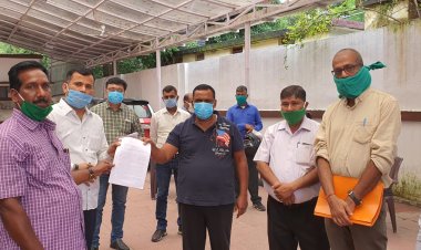 लालपुर चौक में दीप जलाकर मनाया गया जश्न