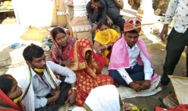 घर मे पड़ा रहा पिता का शव, मन्दिर में बेटी ने रचाई शादी