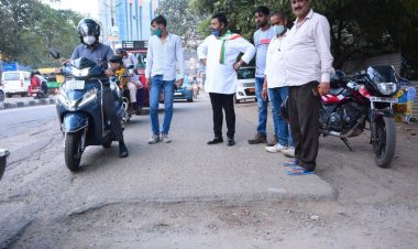 प्रोफेशनल कांग्रेस कमेटी ने लिया बरियातू रोड की बदहाली का जायजा