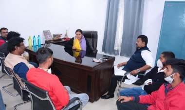 विधायक दीपिका पांडे सिंह ने प्रोफेशनल कांग्रेस और पार्टी कार्यकर्ताओं संघ की बैठक आम जनता की समस्याओं का समाधान करना प्राथमिकता : विधायक