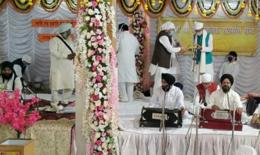 गुरुद्वारा श्री गुरुनानक सत्संग सभा ने गुरुनानक देव के 551वें प्रकाश पर्व पर सजाया विशेष दीवान