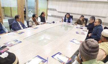 मेन रोड को आदर्श रोड बनाने की कवायद, ट्रैफिक एसपी ने चेंबर के पदधारियों संग की बैठक