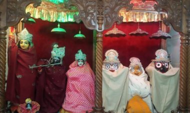 कार्तिक पूर्णिमा के अवसर पर गौड़ीय मठ में भगवान जगन्नाथ को सर्दी से राहत के लिए उनी वस्त्र पहनाया गया