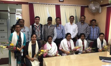 पंजाब नेशनल बैंक की अपर बाजार शाखा ने महिलाओं को किया सम्मानित