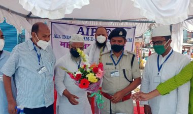 सामाजिक संस्था “पयामे इंसानियत” का जागरुकता अभियान जारी, ट्रैफिक डीएसपी हुए शामिल, बांटे सेनेटाइजर और मास्क