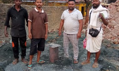 बंदगांव बस पड़ाव में शौचालय निर्माण कार्य का शुभारम्भ। विनय मिश्रा