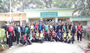 फ्यूचर लाइन कोचिंग सेंटर में देश के 74 वें गणतंत्र दिवस एवं सरस्वती पूजा समारोह का भव्य आयोजन:-मो. दाऊद