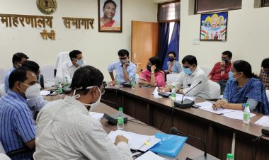 उपायुक्त छवि रंजन ने कोरोना संक्रमण के मद्देनजर की समीक्षा,कहा, समन्वय बना कर करें काम