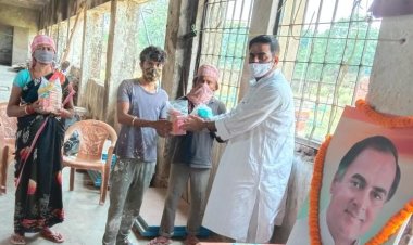 स्व.राजीव गांधी युवाओं के प्रेरणास्रोत : शशिभूषण राय