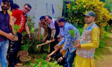 जन्मदिन पर एक पौधा अवश्य लगाएं : देवेश खान