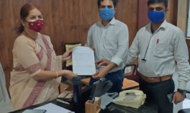 छात्रों के लिए विशेष वैक्सिनेशन कैम्प आयोजित करने की मांग