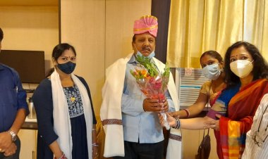 छात्र क्लब पर्यावरण मंच ने पत्रकार नवल किशोर सिंह को किया सम्मानित