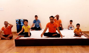 महर्षि सेवा संस्थान में योगाभ्यास शिविर का आयोजन, सभी आयु वर्ग के लोगों ने किया योग