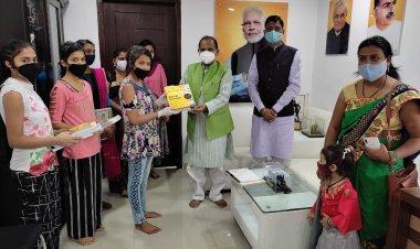 सांसद के बुक बैंक पहुंचे विधायक सीपी सिंह, कहा, जरूरतमंद बच्चों के लिए वरदान साबित होगा बुक बैंक