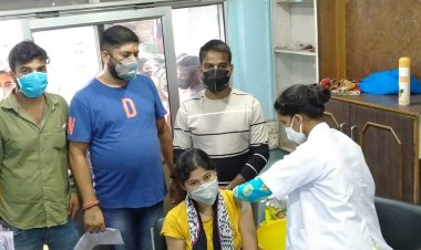 युवा रांची महानगर रामनवमी पूजा समिति के सौजन्य से लोगों को दिलाया गया कोरोना का टीका