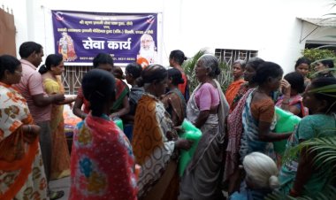 श्री कृष्ण प्रणामी ट्रस्ट की महिला समिति ने गरीबों के बीच किया मच्छरदानी का वितरण