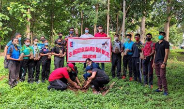 संत जेवियर कॉलेज के एनसीसी कैडेट्स ने कारगिल दिवस के अवसर पर शहीदों की स्मृति में पौधारोपण कर दी श्रद्धांजलि