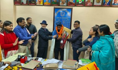 सेवानिवृत्ति पर जमादार को दी गई विदाई