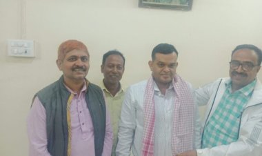 उप-महाप्रबंधक सह विद्युत अधीक्षण अभियन्ता, मगध विधुत आपूर्ति क्षेत्र (गया) संजय कुमार बरीयो से शिष्टाचार सौजन्य भेंटवार्ता, अंगवस्त्र से सम्मानित किया:- प्रकाश राम पटवा