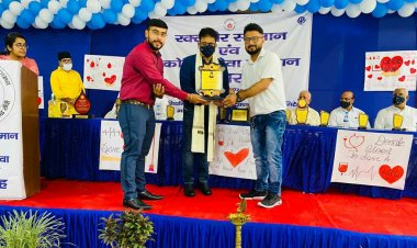 डॉ. अजय छाबड़ा “द मोस्ट डेडिकेटेड एंड रेस्पोंसिबल पर्सन फाॅर द सोसाइटी” अवार्ड से सम्मानित