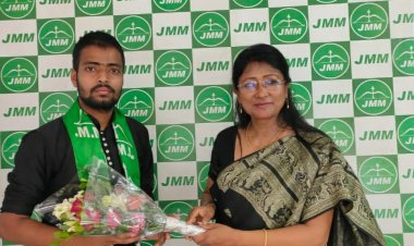 क्षितिज मिश्रा ने थामा झामुमो का दामन, कहा, सेवा और समर्पण की भावना से हुआ पार्टी में शामिल