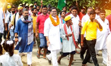 लालू-नीतीश के बस की बात नहीं की मुझे धकिया दें : प्रशांत किशोर