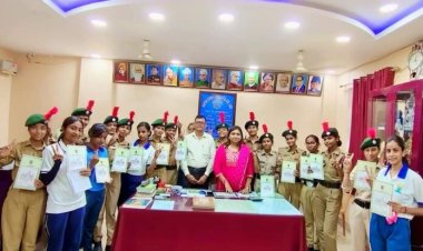 सीएटीसी कैंप -2024 में जीबीएम की एनसीसी कैडेटों की रही प्रशंसनीय प्रतिभागिता, कैडेट अनुराधा को गोल्ड मेडेल तथा आकृति किशोर को सिल्वर मेडल प्रदान किया गया