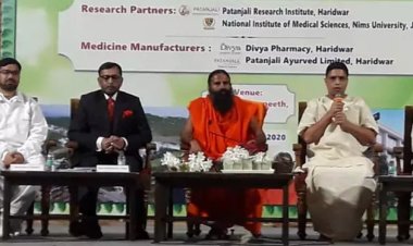 बाबा रामदेव ने लॉन्च की कोरोना के इलाज के लिए आयुर्वेदिक कोरोनिल दवा
