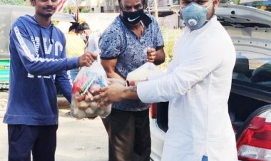 आदर्श मल्लिक ने जरूरतमंदों के बीच बांटे खाद्यान्न