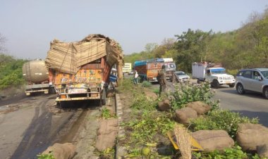 चौपारण के दनूआ घाटी मे 3 गाड़ियां आपस में टकराई,2 की हालत गंभीर, हज़ारीबाग रेफर
