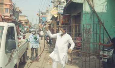 शबाना खान ने सहयोगियों के साथ वार्ड 17 को किया सेनेटाइज