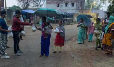 प्रोफेशनल कांग्रेस के सौजन्य से गरीबों को दिया गया खाद्यान्न