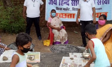 जयहिंद सामाजिक संस्था की ओर से गरीबों को रोज कराया जा रहा है भोजन