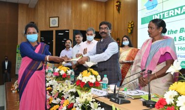 मुख्यमंत्री ने तेजस्विनी परियोजना अंतर्गत व्यावसायिक कौशल प्रशिक्षण केंद्र का ऑनलाइन उद्घाटन किया