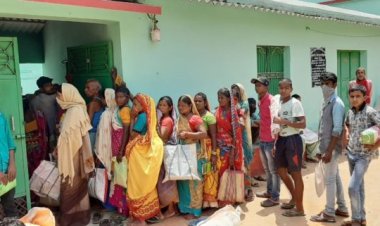 देवघर : कम राशन मिलने से नाराज कार्डधारकों ने नगर आयुक्त के समक्ष शिकायत दर्ज की