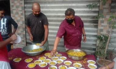 पूजा रेस्टोरेंट के सौजन्य से गरीबों को परोसा गया उपमा