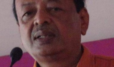 अपनी आलोचना पर प्रेस की सर्वमान्य संस्था थाने में रिपोर्ट लिखाने पहुँच गई!-गुंजन।