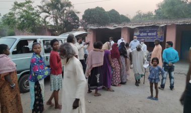 श्री कृष्ण प्रणामी ट्रस्ट द्वारा इंदिरा नगर कुष्ठ आश्रम में किया गया भोजन वितरण