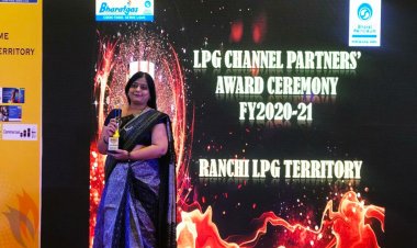 उत्कृष्ट सेवा के लिए राज भारत गैस एजेंसी को श्रेष्ठता पुरस्कार