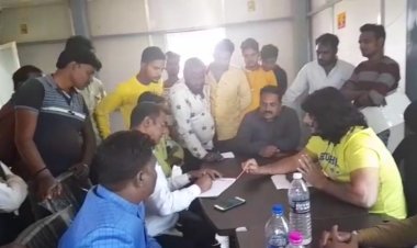 टोल प्लाजा मांडर में स्थानीय वाहनों से टोल टैक्स न लेने संबंधी ज्ञापन सौंपा