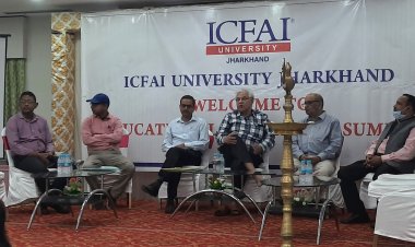इक्फ़ाई विश्वविद्यालय में “शिक्षा में नवाचार” पर सम्मेलन आयोजित,डिजिटल लर्निंग पोर्टल छात्रों के लिए लाभदायक : प्रो.अरविंद कुमार