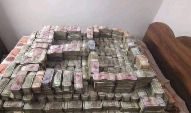 मुख्यमंत्री की करीबी IAS पूजा सिंघल के देश भर में 18 ठिकानों पर ED का छापा, 25 करोड़ नक़द बरामद