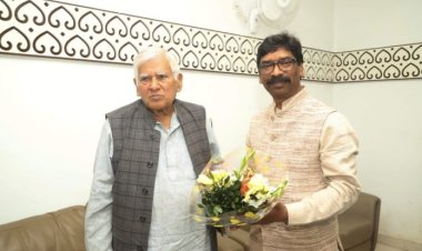 मुख्यमंत्री हेमंत सोरेन से मिले राष्ट्रीय मतदाता जागरण मंच के अध्यक्ष