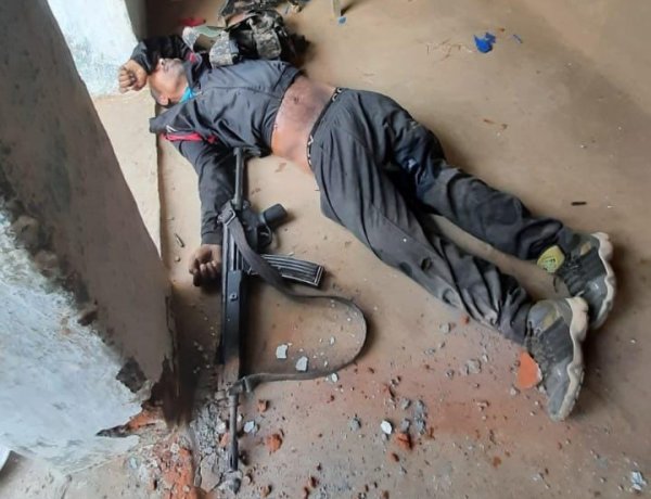 मुठभेड़ मे पांच नक्सली हुए ढेर