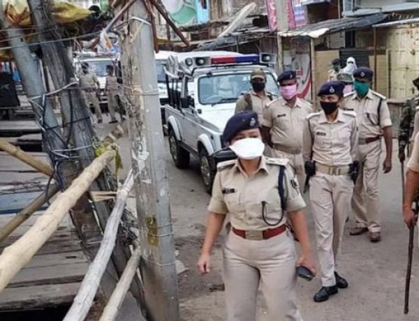 मुंगेर : मूर्ति विसर्जन के दौरान हिंसा,पुलिस फायरिंग से 1 की मौत