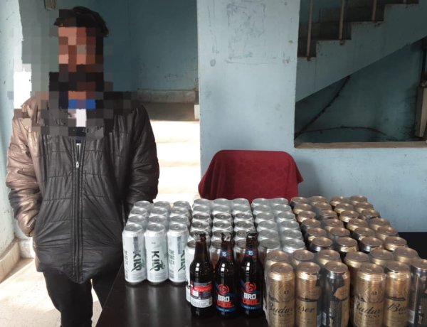 पहाड़पुर रेलवे स्टेशन से एक युवक के बैग से 78 बोतल केन बियर पकड़ाया