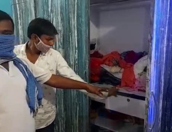 चोरों ने सोने की जेवरात समेत आठ लाख नक़द उड़ाया