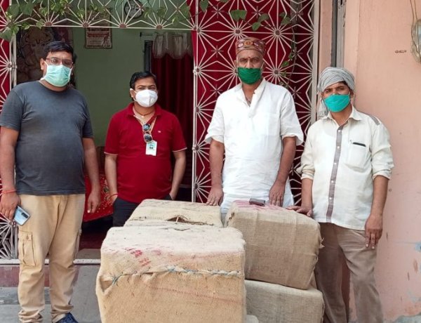 अनिल स्वामी के सौजन्य से शहरी एवं ग्रामीण क्षेत्रों में दवा व ऑक्सीजन का निशुल्क वितरण